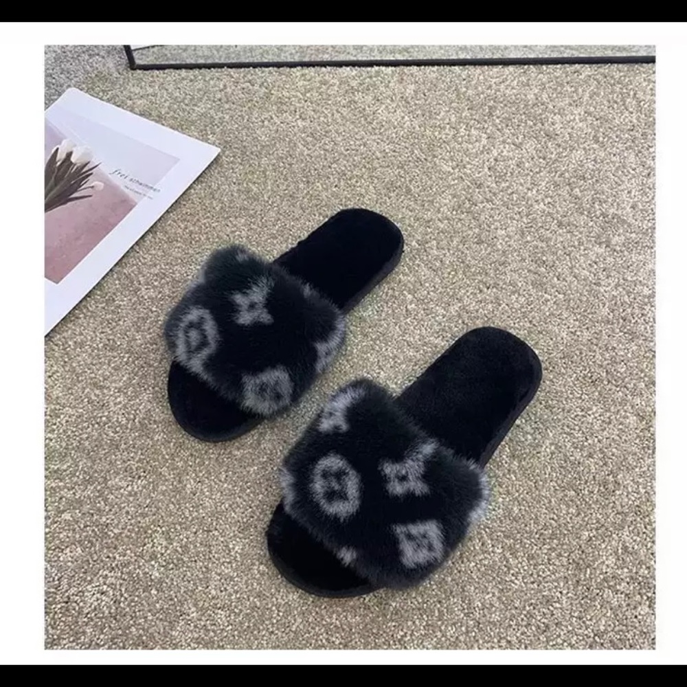 Fuzzy slide - Picture 4 of 4